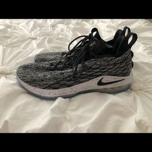 LeBron 15’s. Oreo. Size: 14